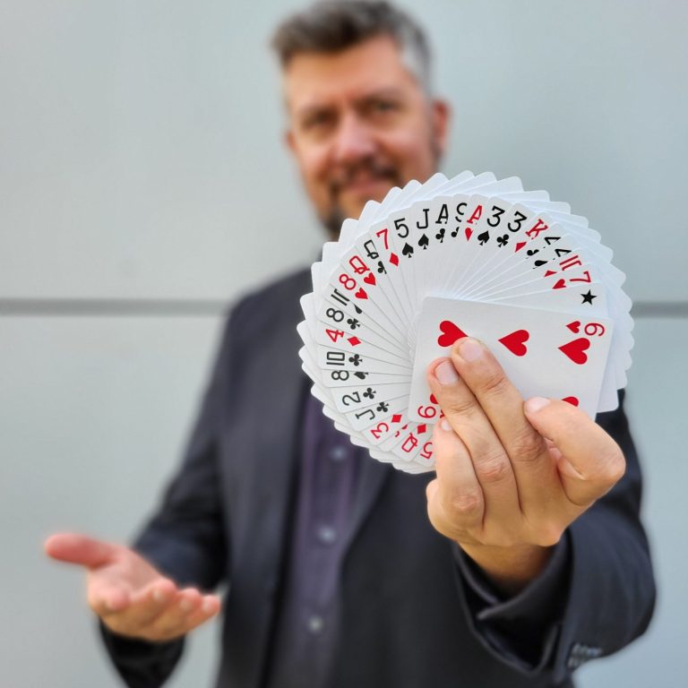 Andreas Kutschera Zauberer München Close-Up, Kinderzauberei, Erwachsenenevents